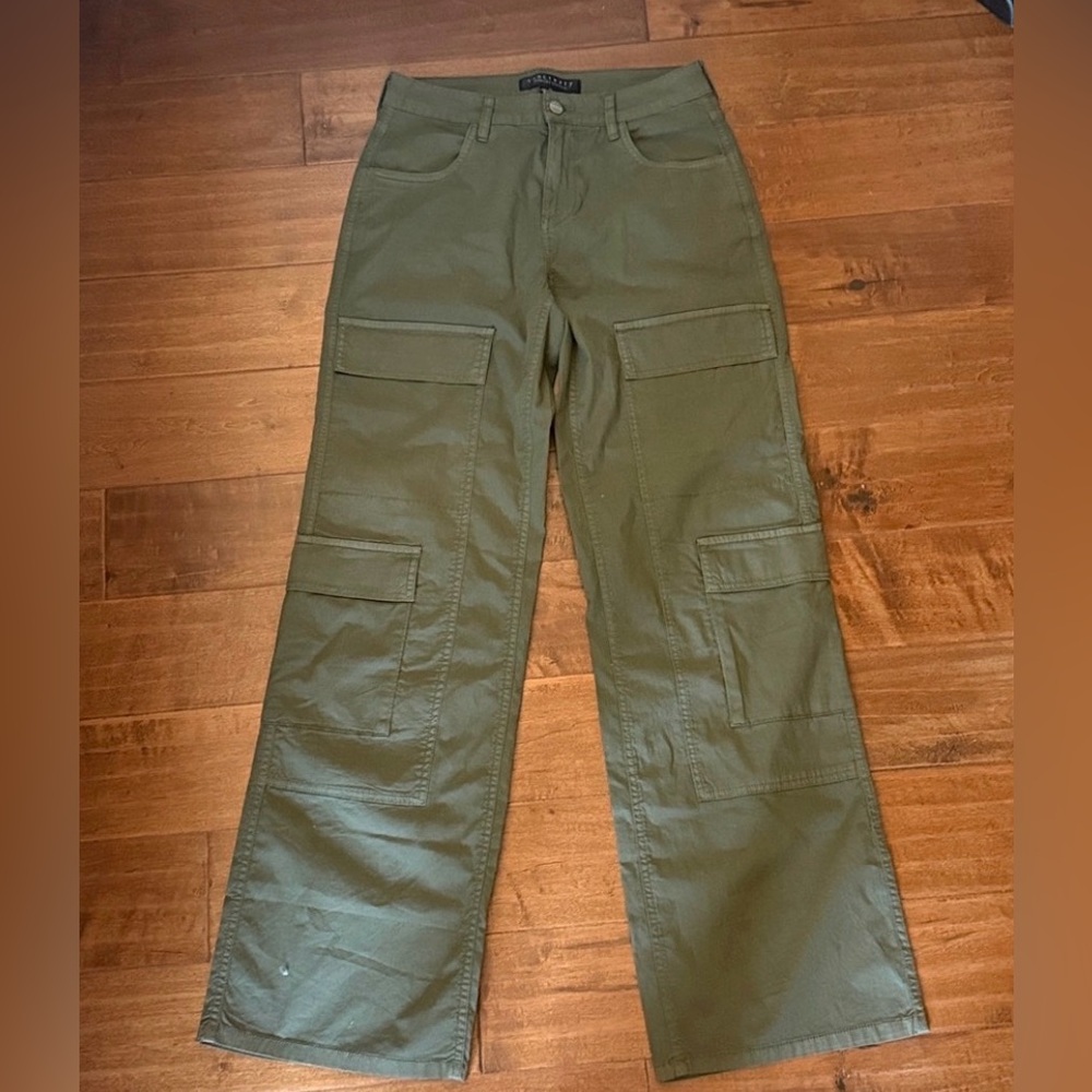NWOT Sanctuary Wide Leg Cargo Pants in military green - Size 25